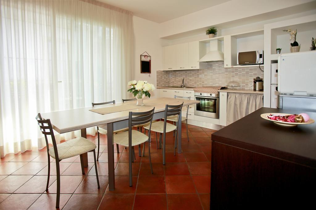B&B A Casa Di Amici Giardini Naxos Exterior photo