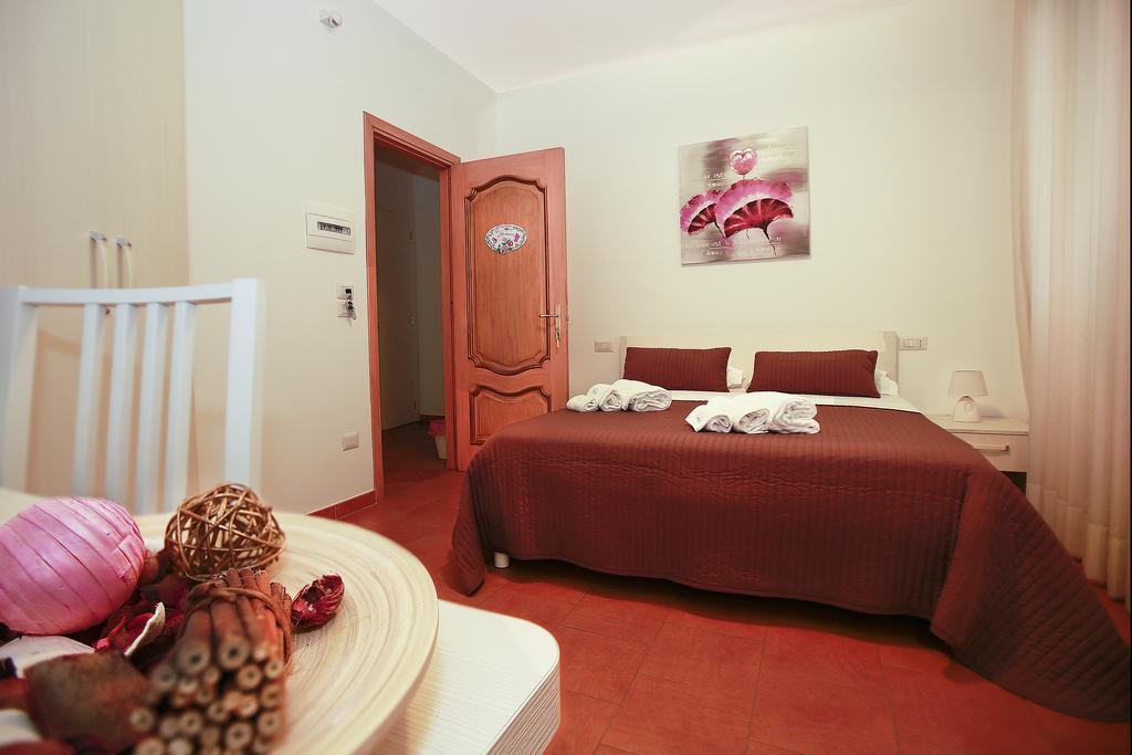 B&B A Casa Di Amici Giardini Naxos Exterior photo