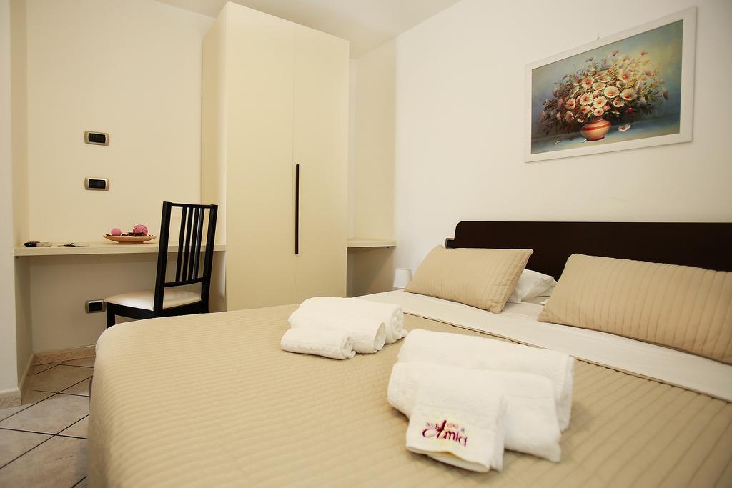 B&B A Casa Di Amici Giardini Naxos Exterior photo